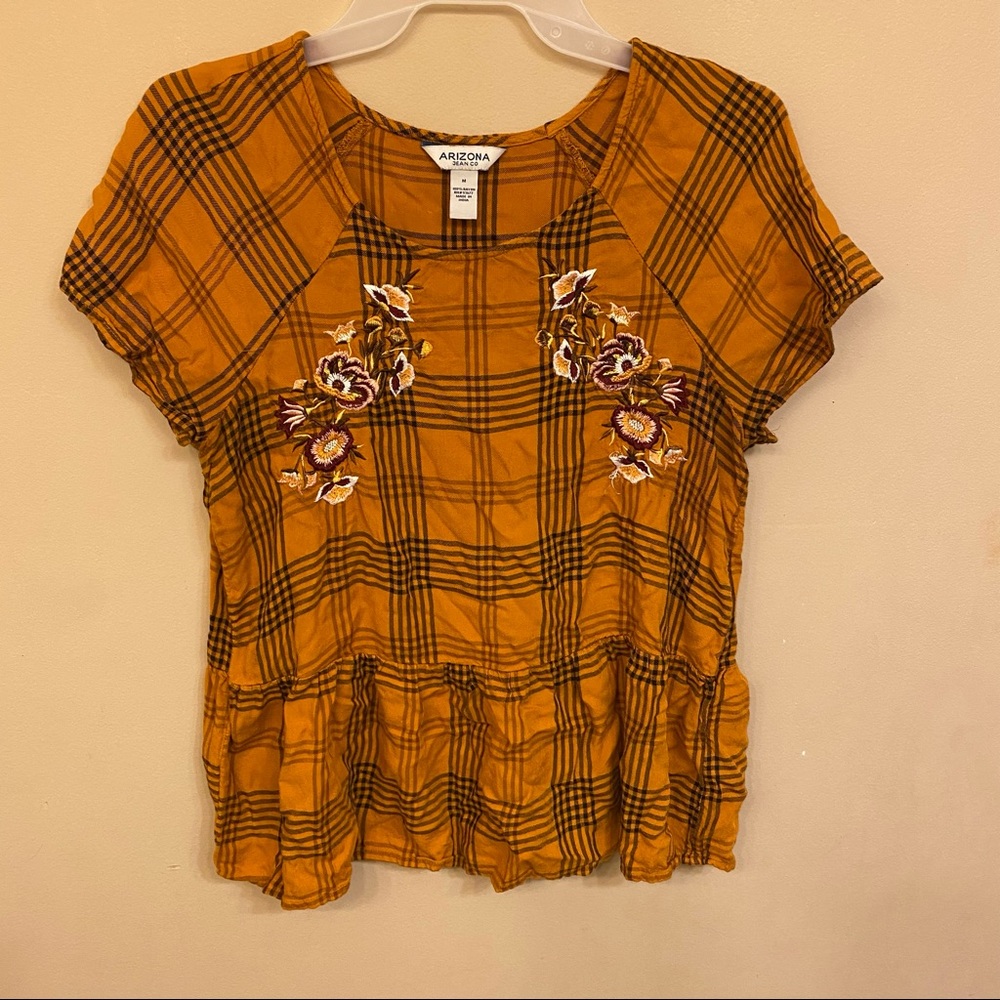 Arizona women’s yellow embroidered top